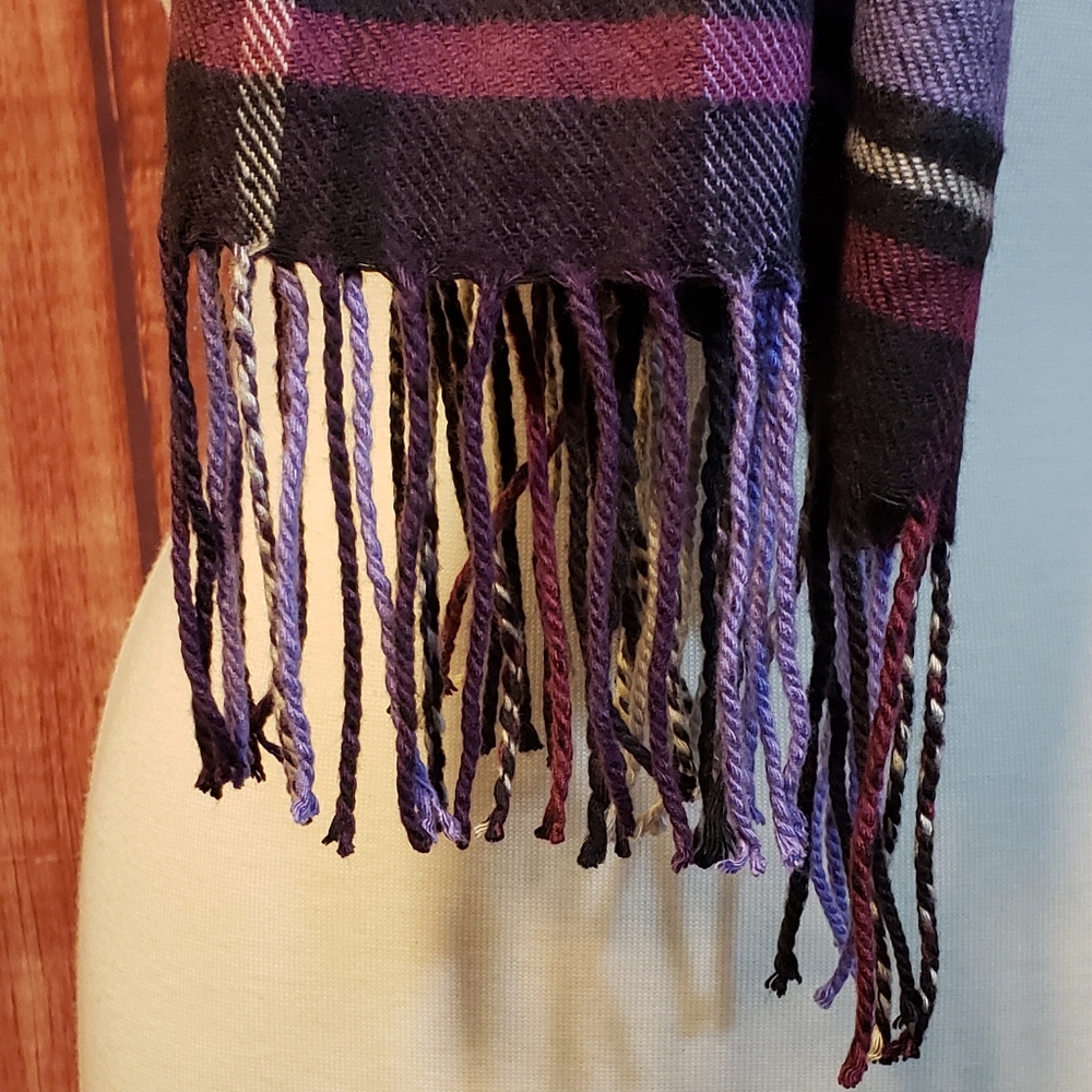 GAP Scarf - Picture 4 of 4
